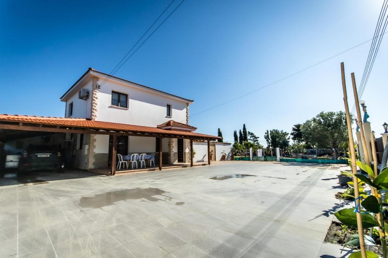 Reel Paradise Villa, Cyprus ラルナカ エクステリア 写真