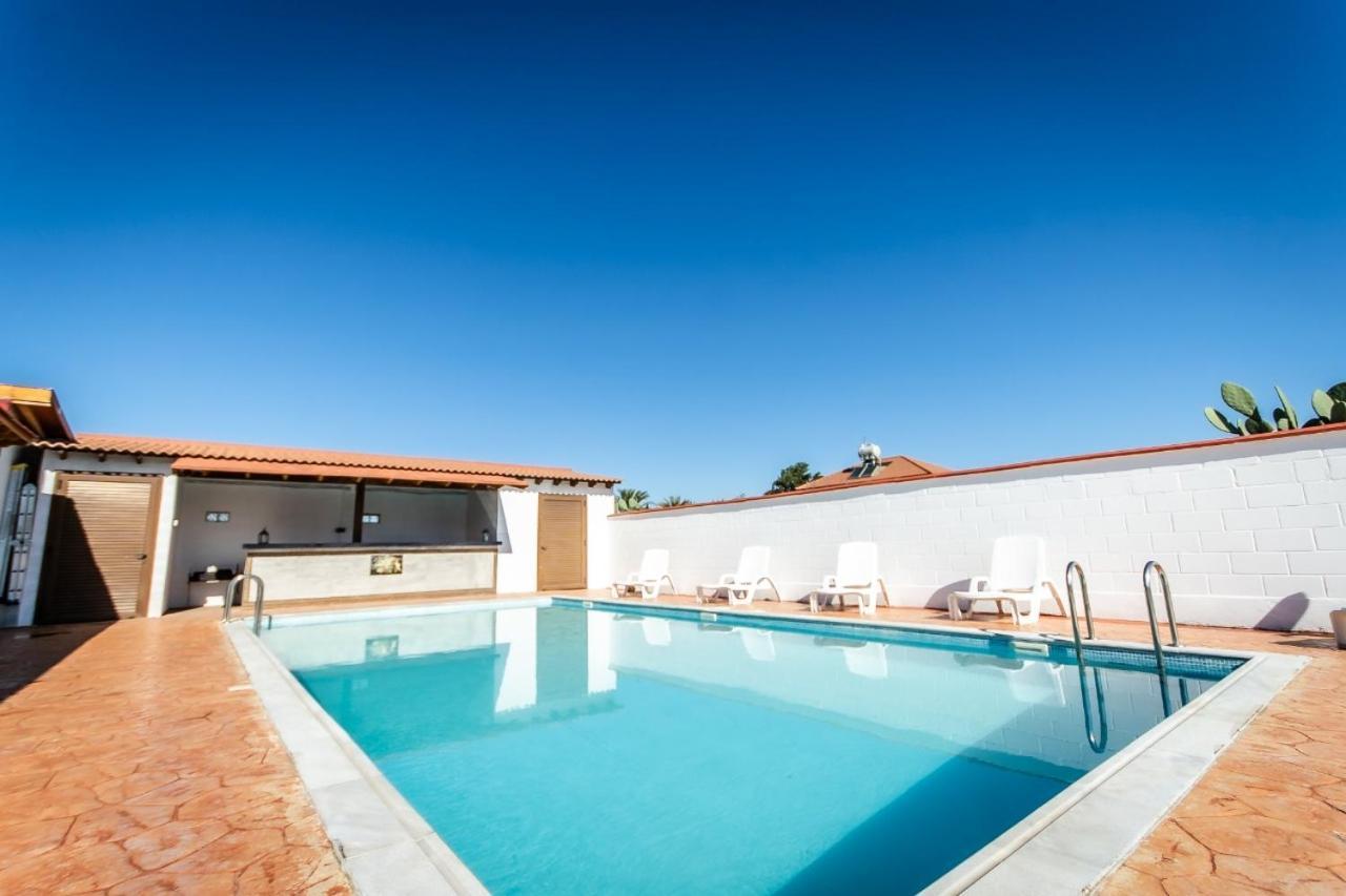 Reel Paradise Villa, Cyprus ラルナカ エクステリア 写真