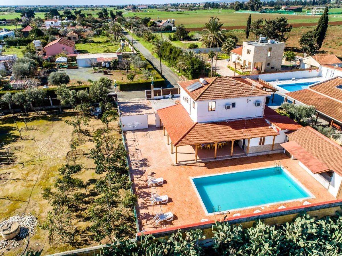 Reel Paradise Villa, Cyprus ラルナカ エクステリア 写真